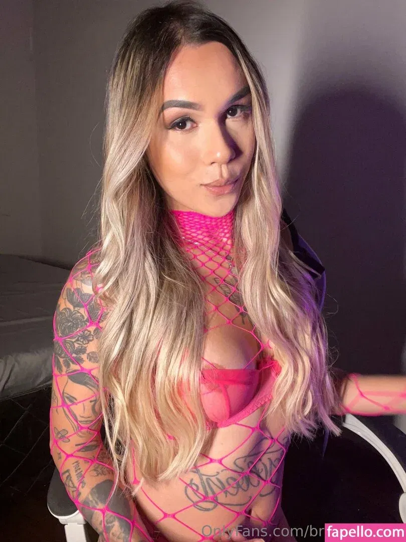 bruninhatgirl Onlyfans Photo Gallery 