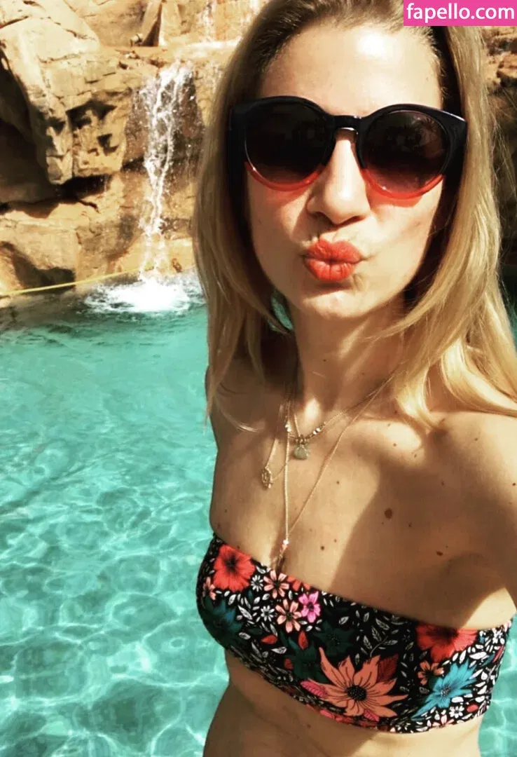 Susan Sideropoulos Onlyfans Photo Gallery 