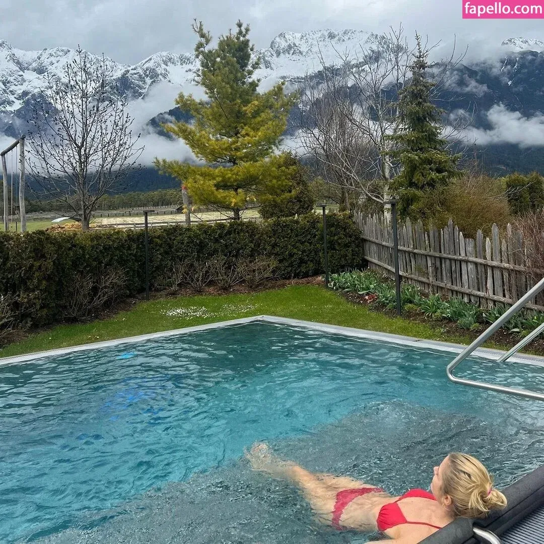 Susan Sideropoulos Onlyfans Photo Gallery 