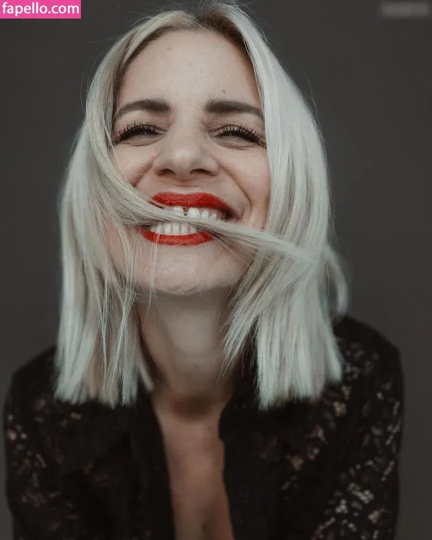 Susan Sideropoulos Onlyfans Photo Gallery 