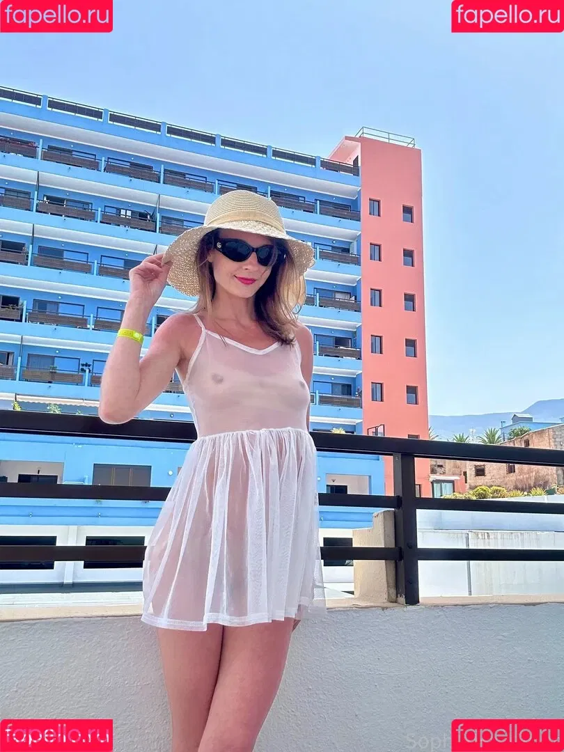 SophiaHazelnut Onlyfans Photo Gallery 