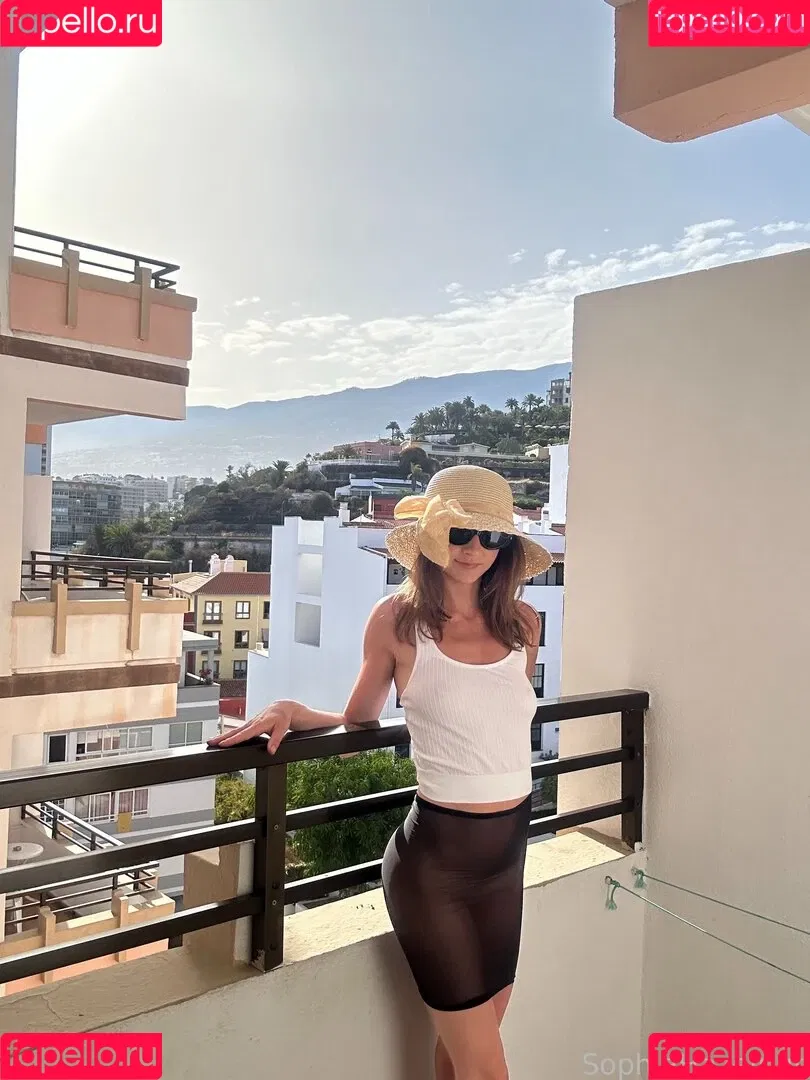 SophiaHazelnut Onlyfans Photo Gallery 