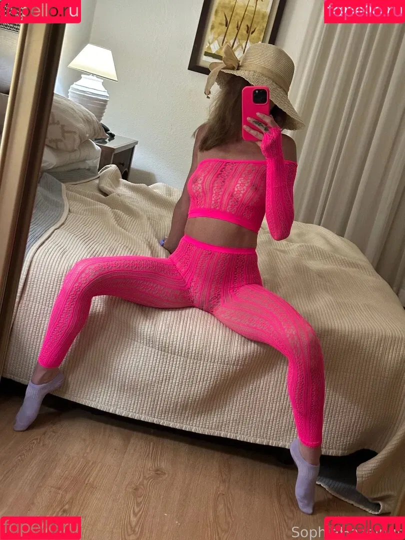 SophiaHazelnut Onlyfans Photo Gallery 