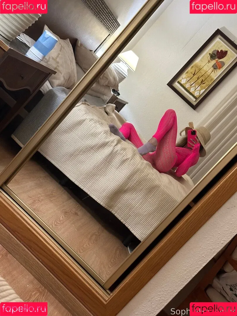 SophiaHazelnut Onlyfans Photo Gallery 