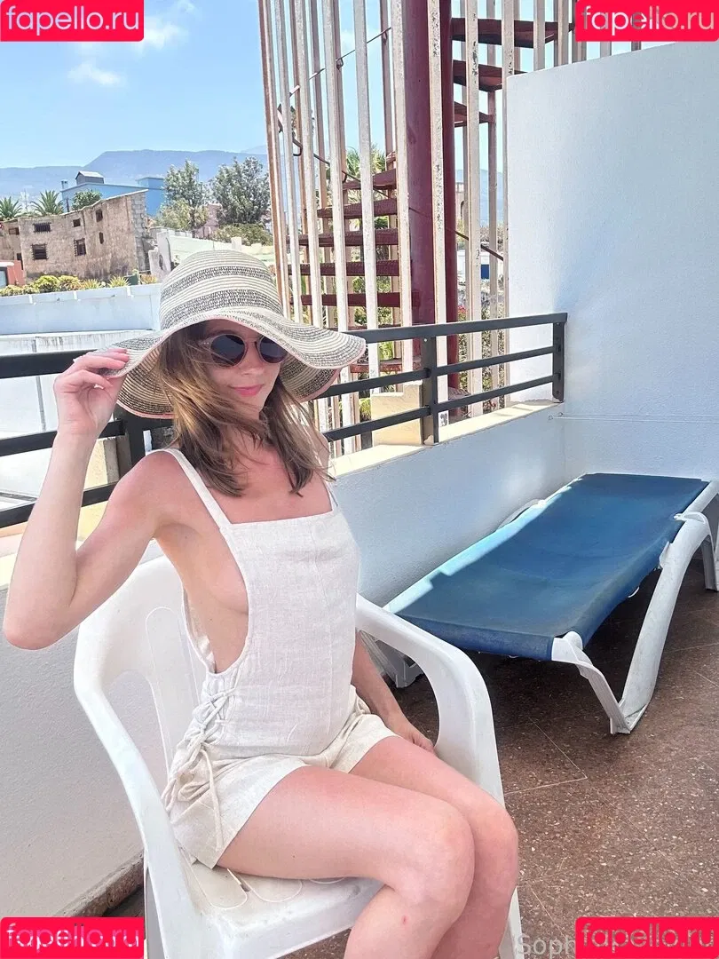 SophiaHazelnut Onlyfans Photo Gallery 