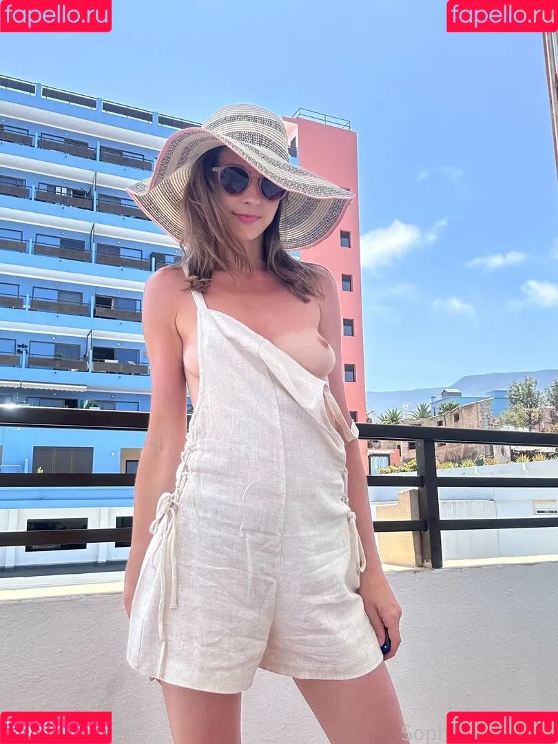 SophiaHazelnut Onlyfans Photo Gallery 