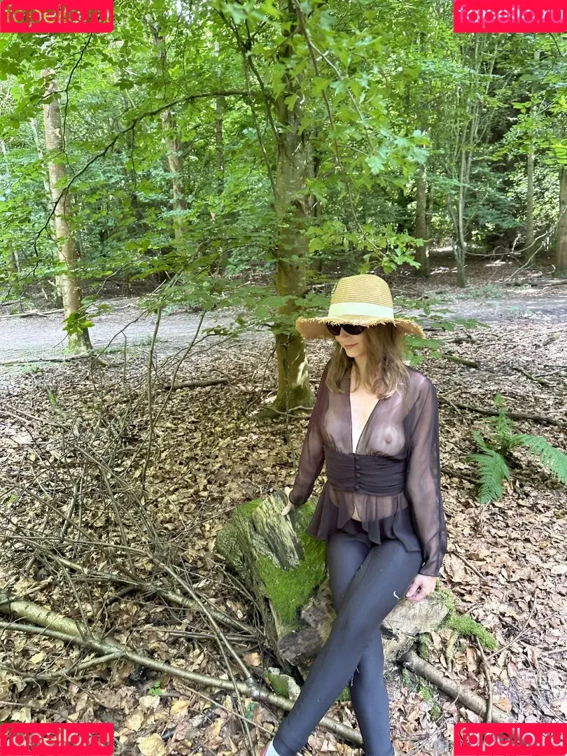 SophiaHazelnut Onlyfans Photo Gallery 