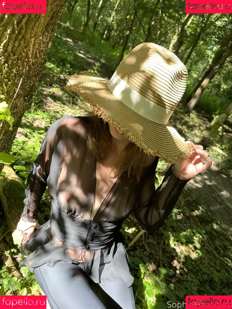 SophiaHazelnut Onlyfans Photo Gallery 