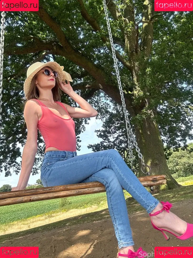 SophiaHazelnut Onlyfans Photo Gallery 