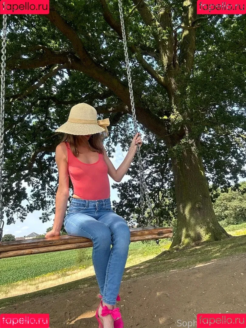 SophiaHazelnut Onlyfans Photo Gallery 