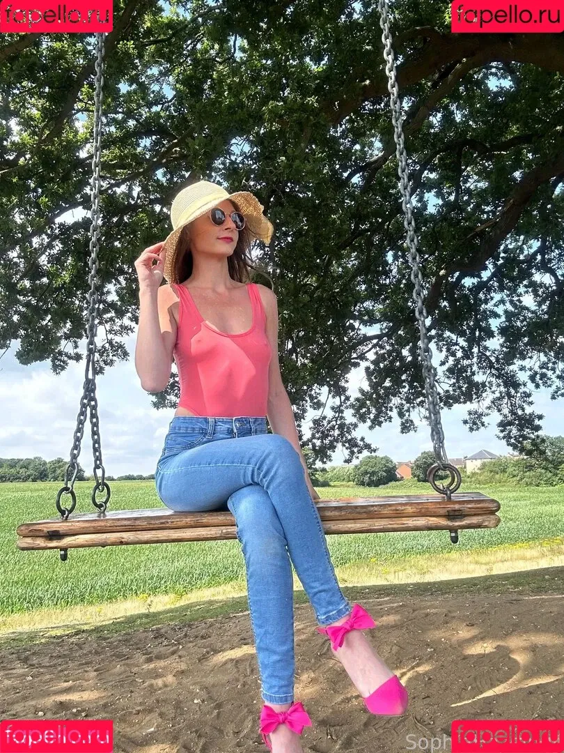 SophiaHazelnut Onlyfans Photo Gallery 