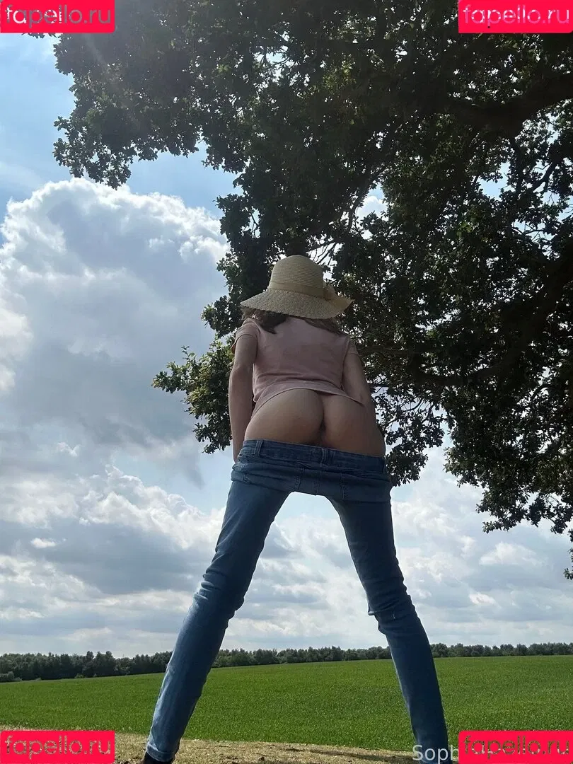 SophiaHazelnut Onlyfans Photo Gallery 