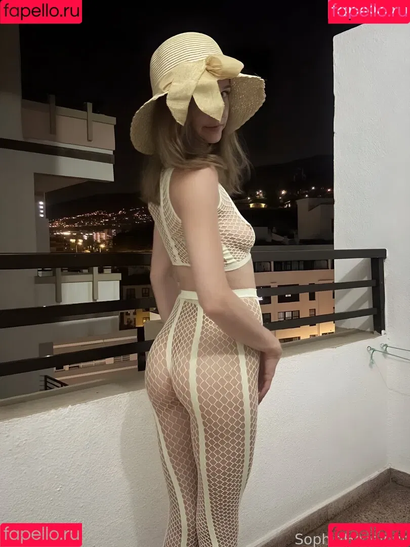 SophiaHazelnut Onlyfans Photo Gallery 