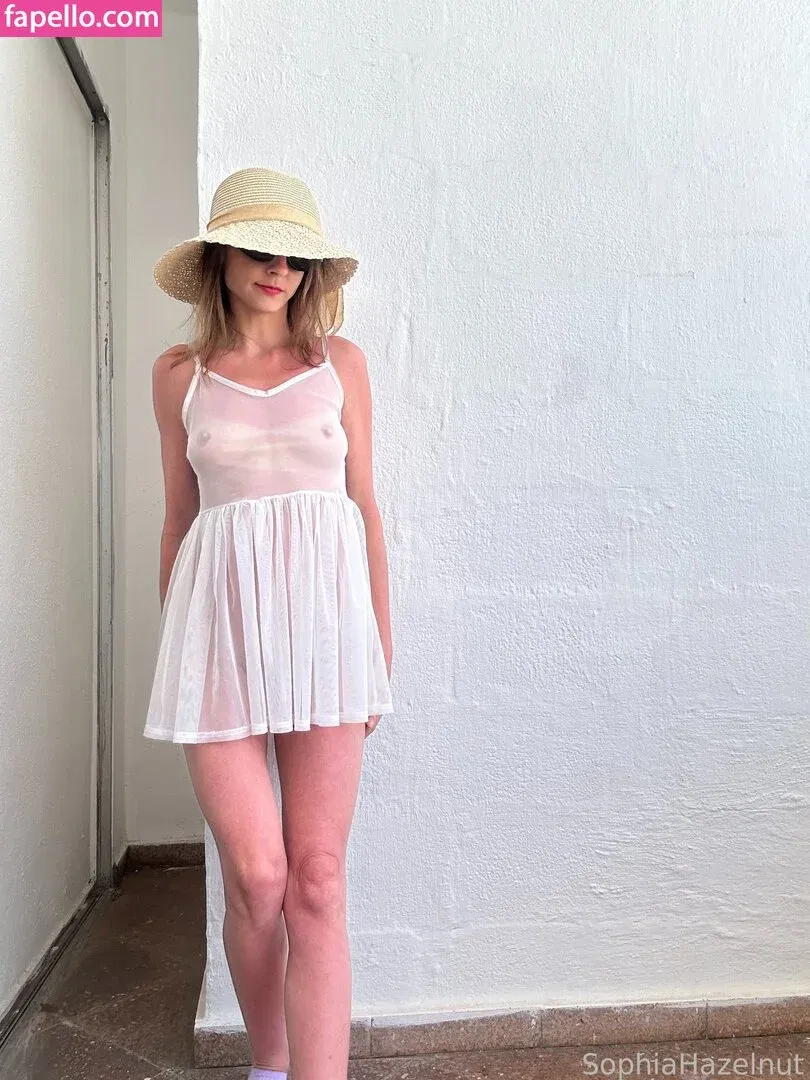 SophiaHazelnut Onlyfans Photo Gallery 