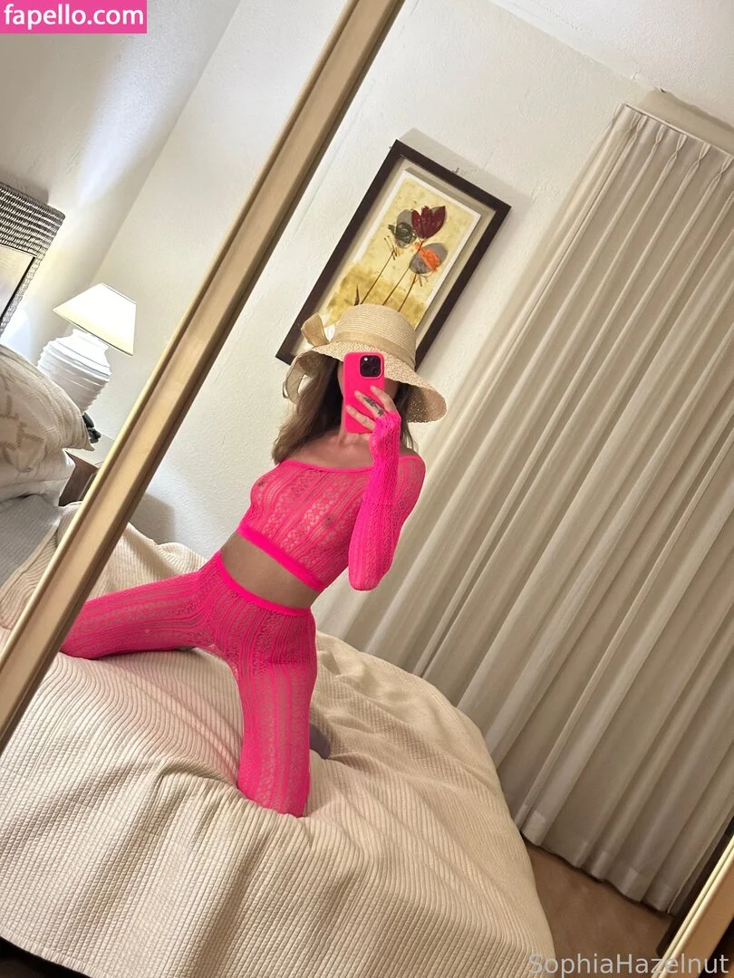 SophiaHazelnut Onlyfans Photo Gallery 