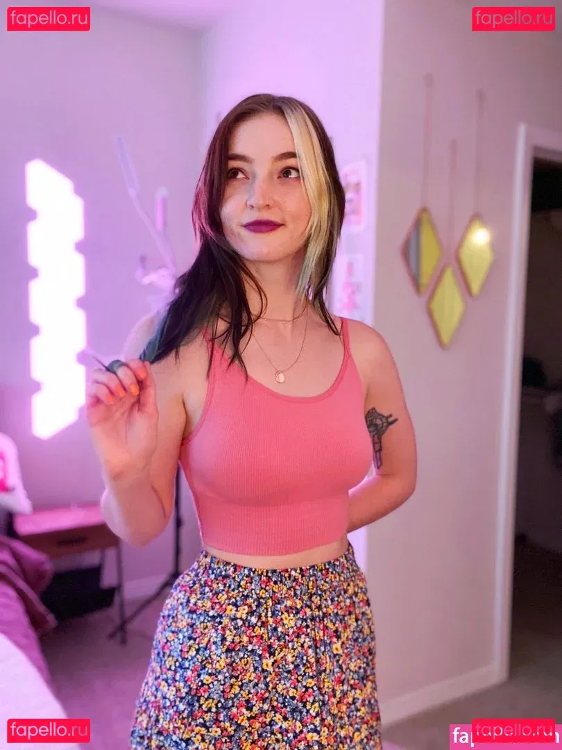 Littlesiha Onlyfans Photo Gallery 