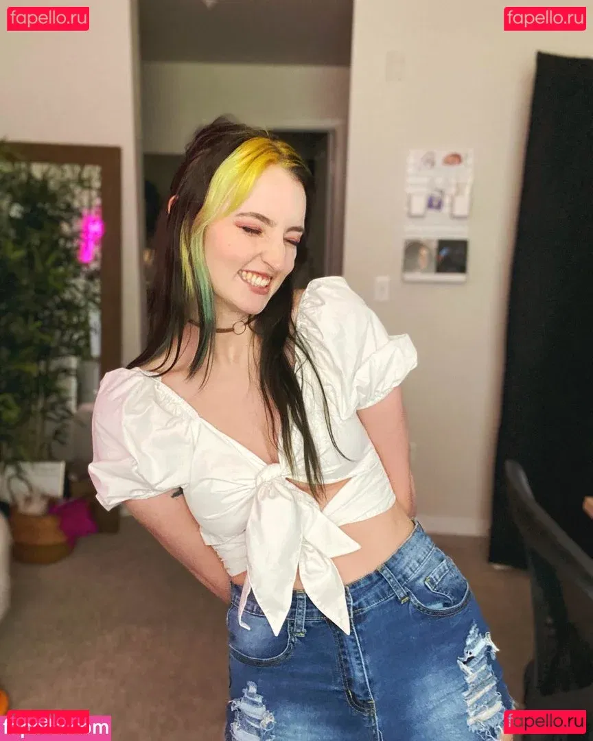 Littlesiha Onlyfans Photo Gallery 