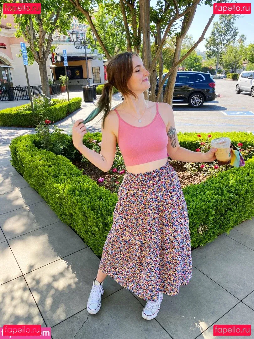 Littlesiha Onlyfans Photo Gallery 