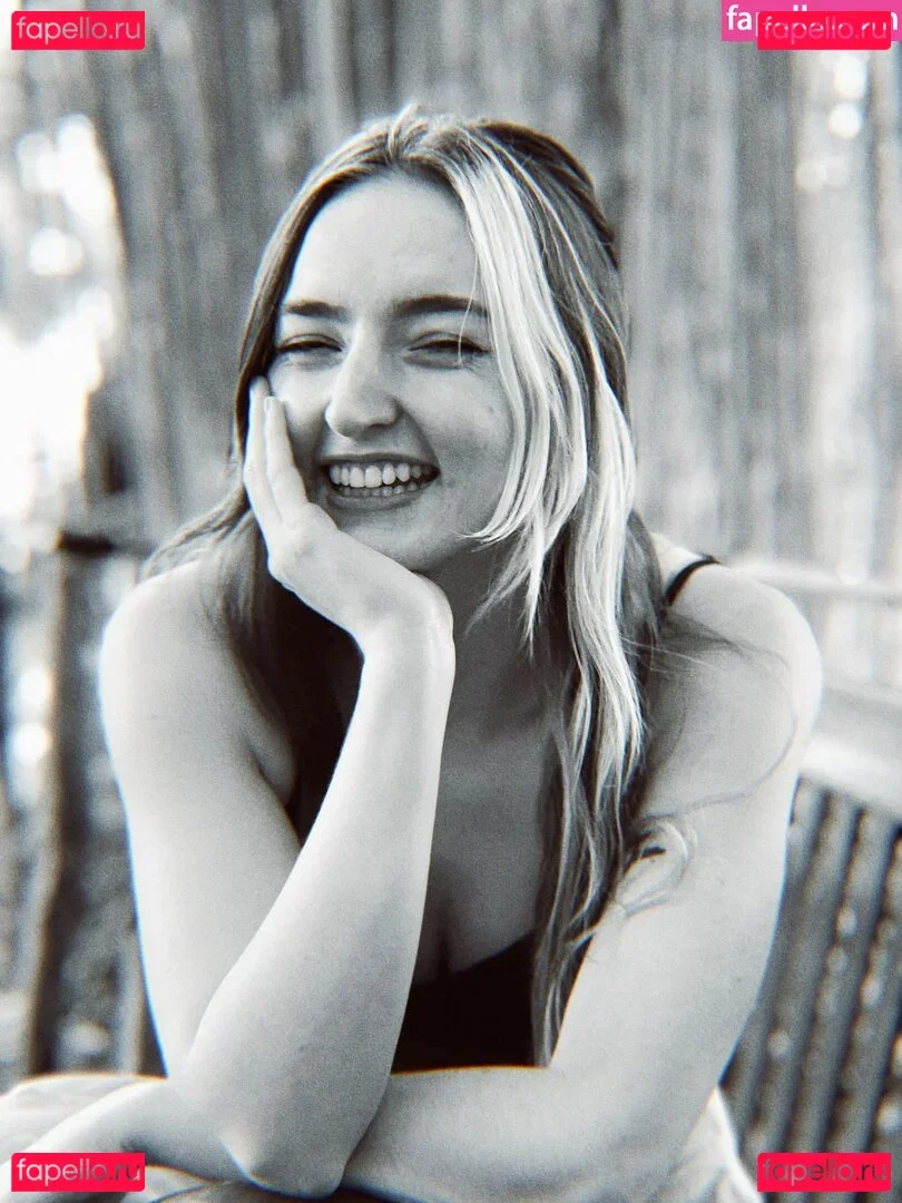 Littlesiha Onlyfans Photo Gallery 