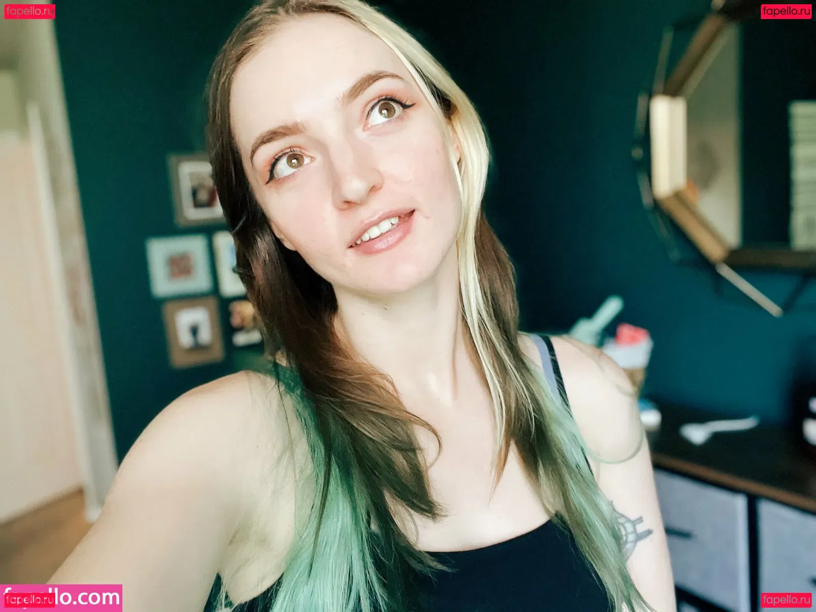 Littlesiha Onlyfans Photo Gallery 