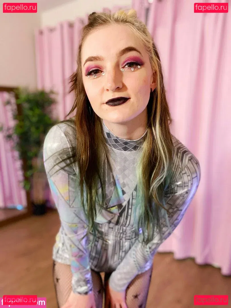 Littlesiha Onlyfans Photo Gallery 