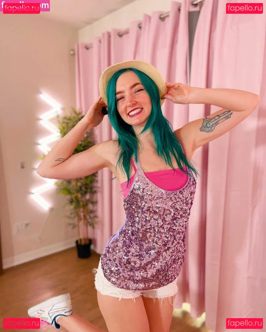 Littlesiha Onlyfans Photo Gallery 