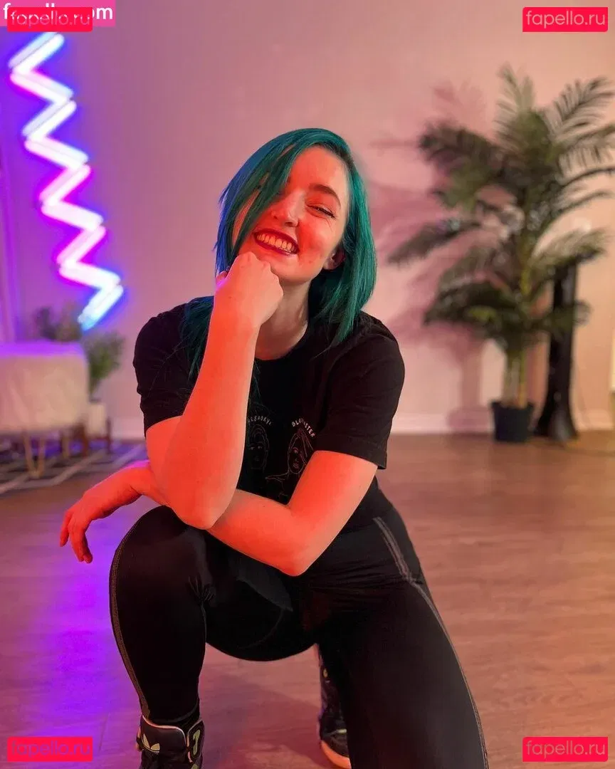 Littlesiha Onlyfans Photo Gallery 