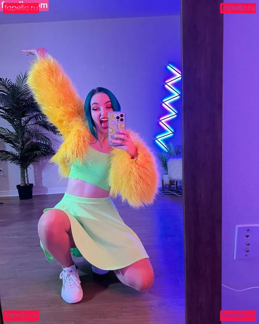 Littlesiha Onlyfans Photo Gallery 