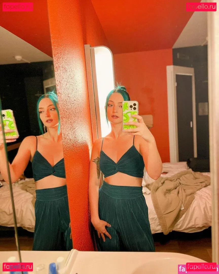 Littlesiha Onlyfans Photo Gallery 