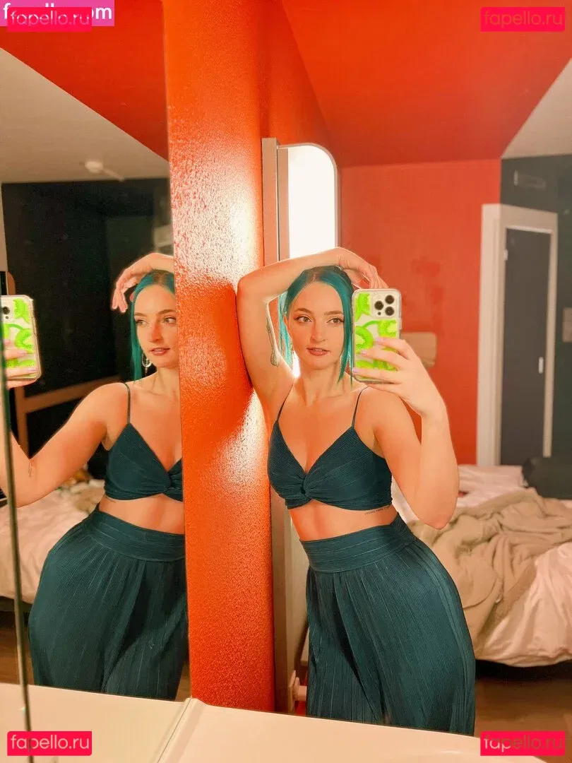 Littlesiha Onlyfans Photo Gallery 