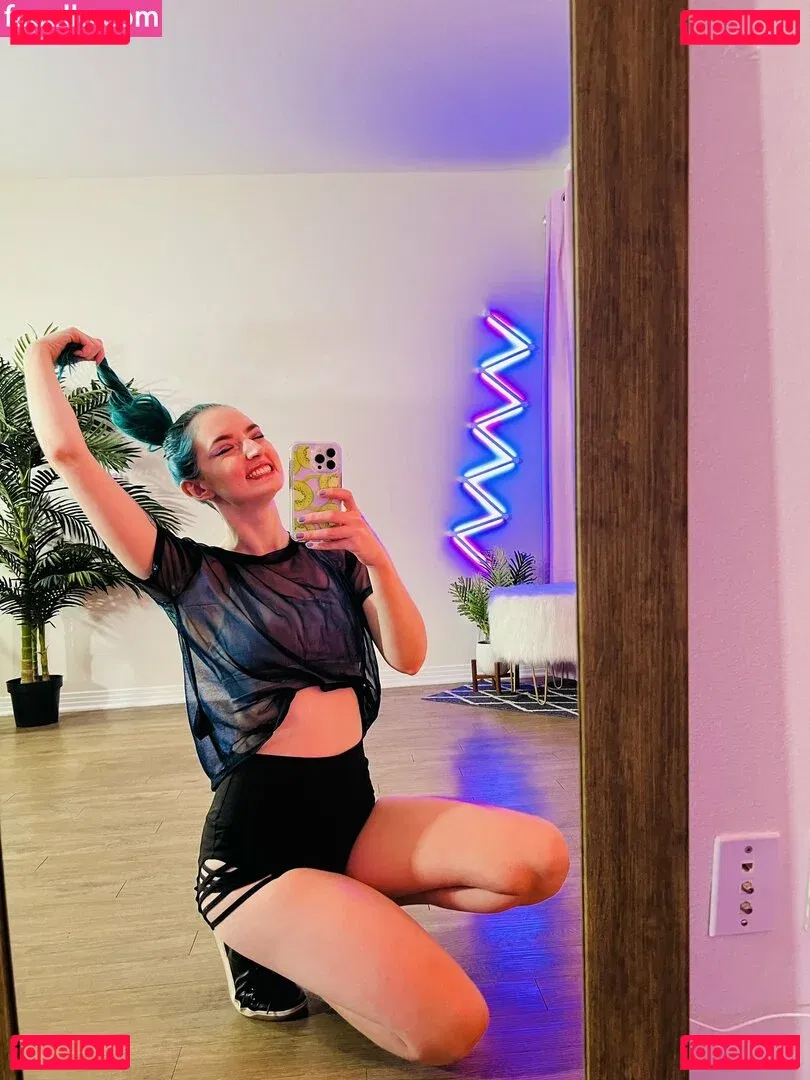 Littlesiha Onlyfans Photo Gallery 