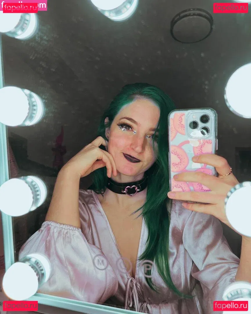 Littlesiha Onlyfans Photo Gallery 