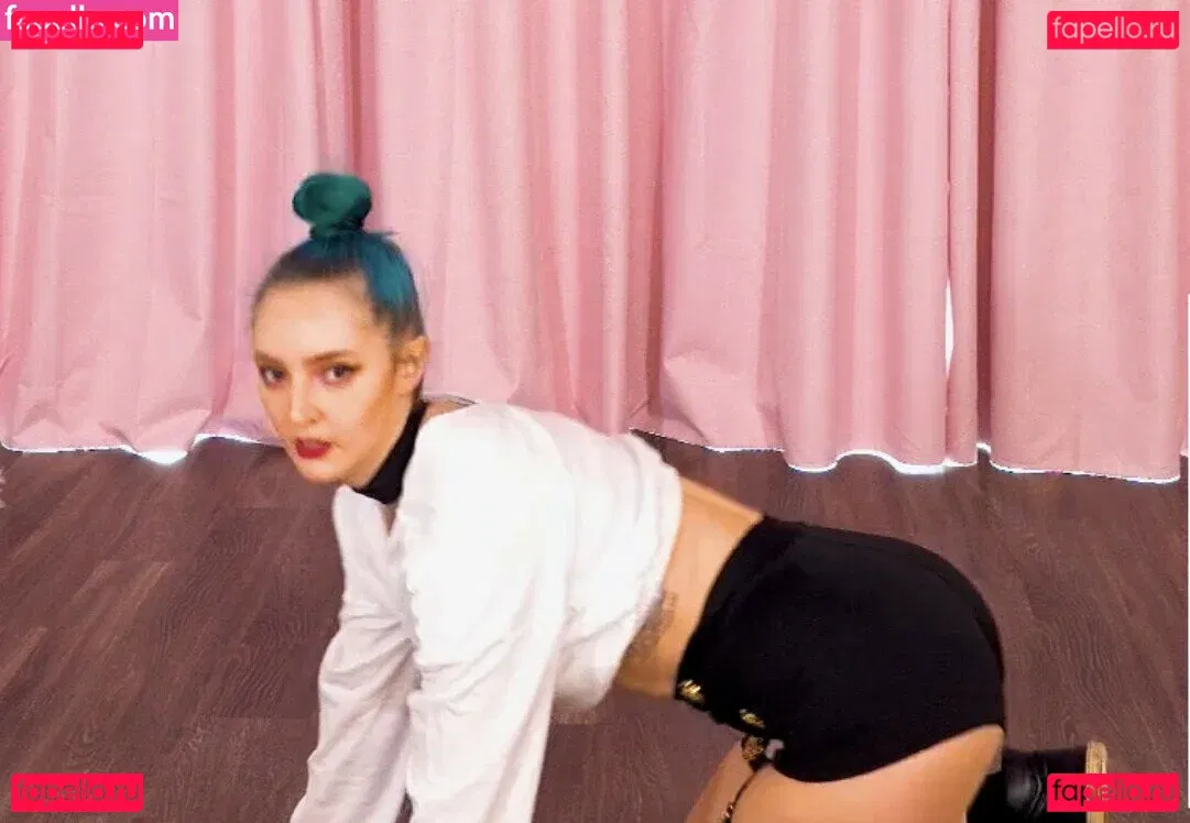 Littlesiha Onlyfans Photo Gallery 