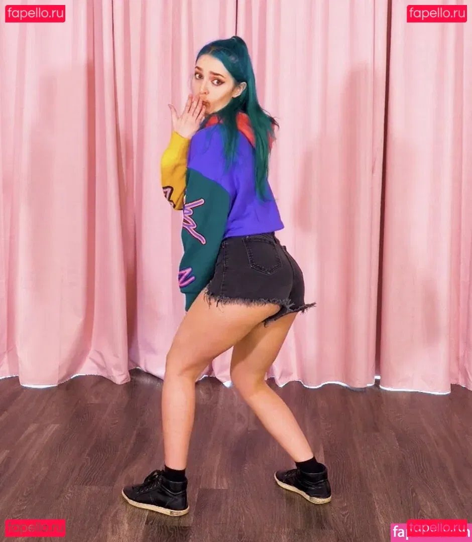 Littlesiha Onlyfans Photo Gallery 