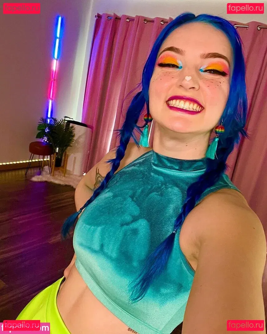 Littlesiha Onlyfans Photo Gallery 