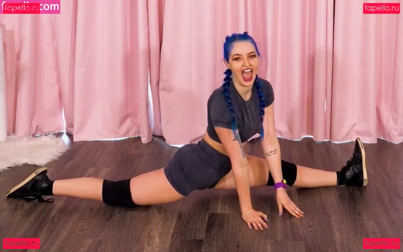 Littlesiha Onlyfans Photo Gallery 