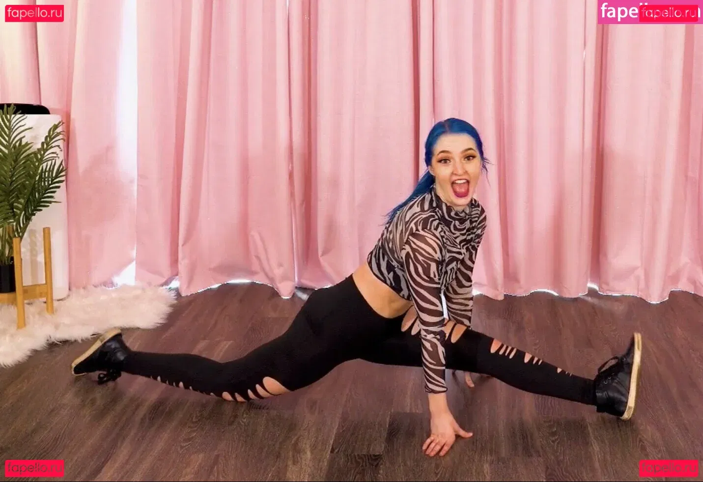 Littlesiha Onlyfans Photo Gallery 