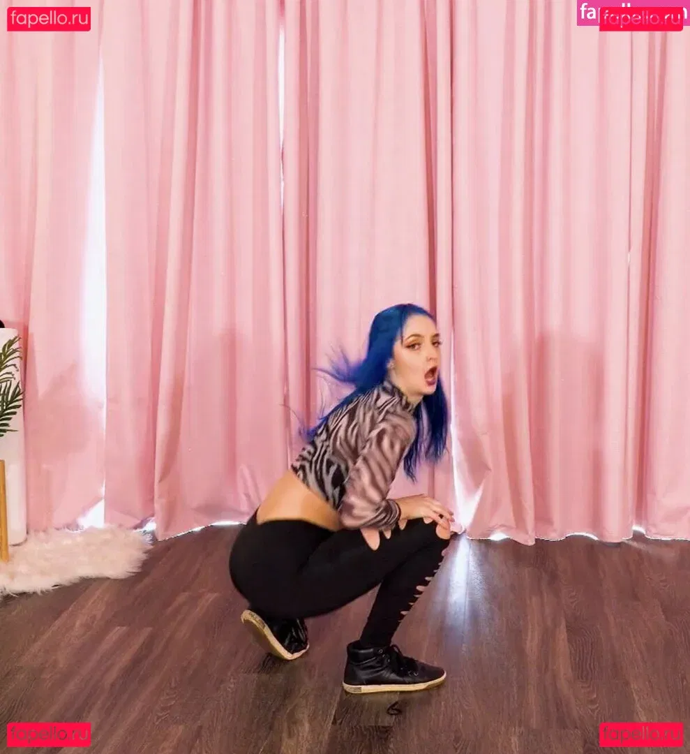 Littlesiha Onlyfans Photo Gallery 