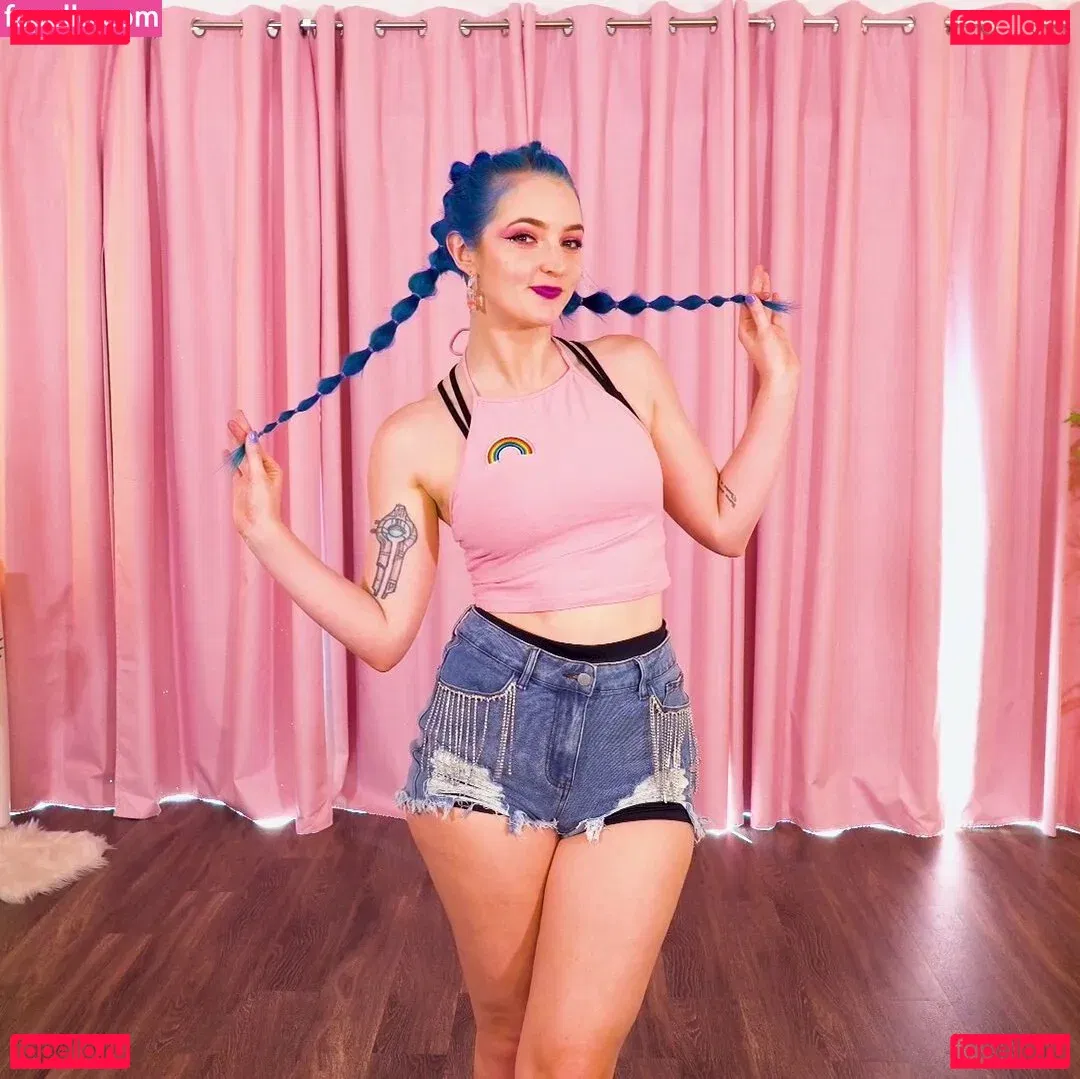 Littlesiha Onlyfans Photo Gallery 