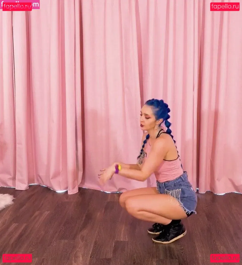 Littlesiha Onlyfans Photo Gallery 