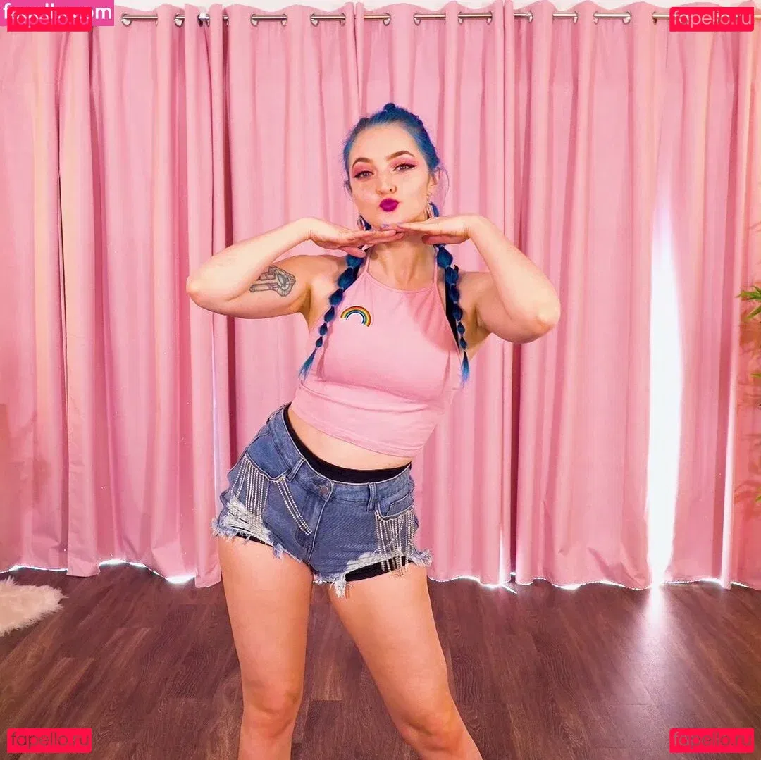 Littlesiha Onlyfans Photo Gallery 