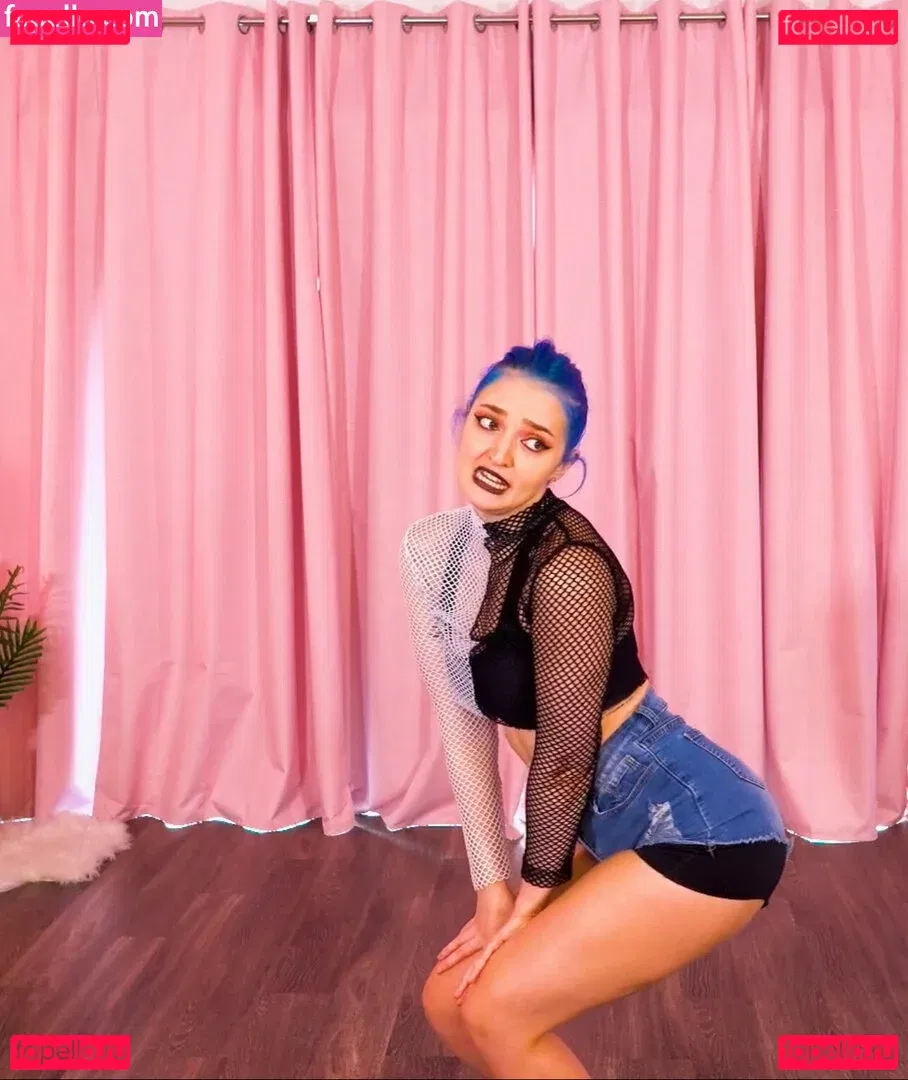 Littlesiha Onlyfans Photo Gallery 