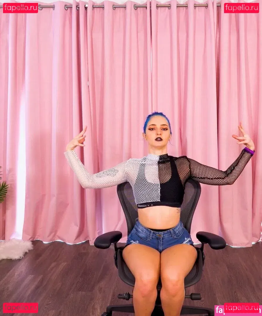 Littlesiha Onlyfans Photo Gallery 