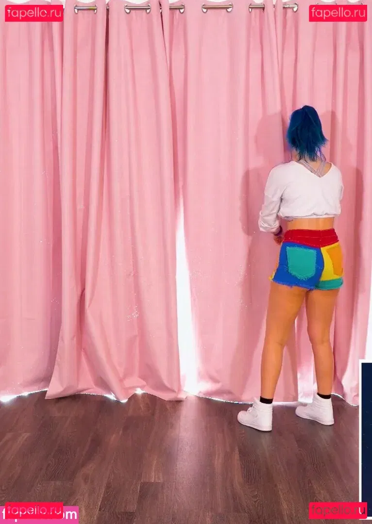 Littlesiha Onlyfans Photo Gallery 