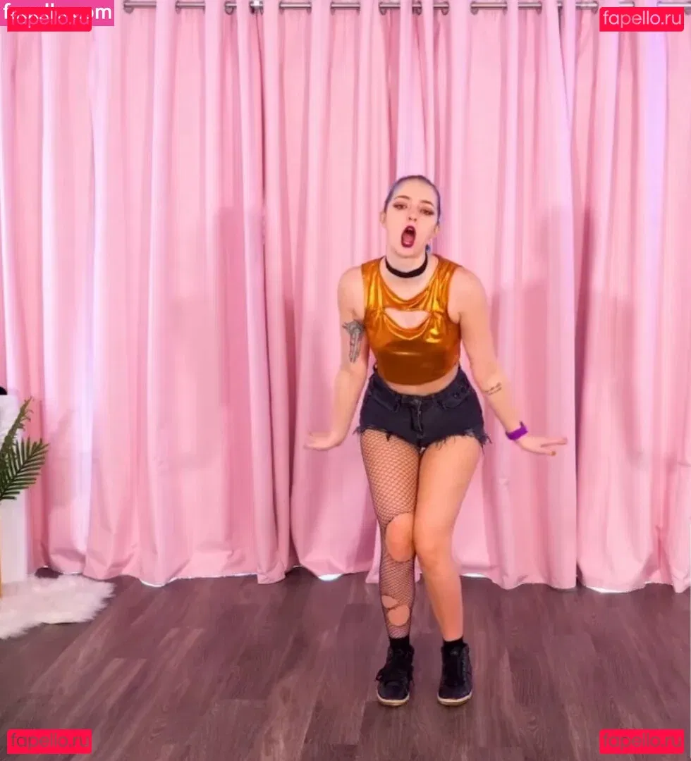 Littlesiha Onlyfans Photo Gallery 