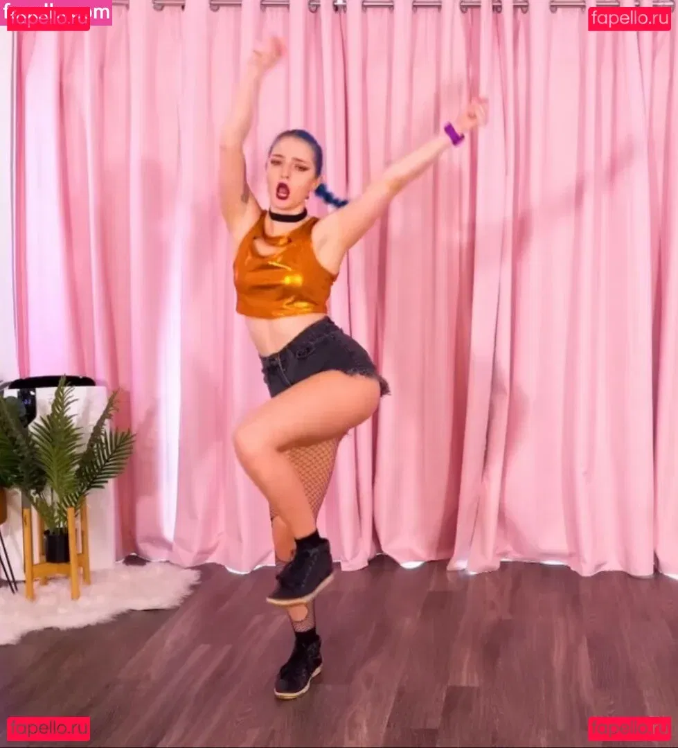 Littlesiha Onlyfans Photo Gallery 