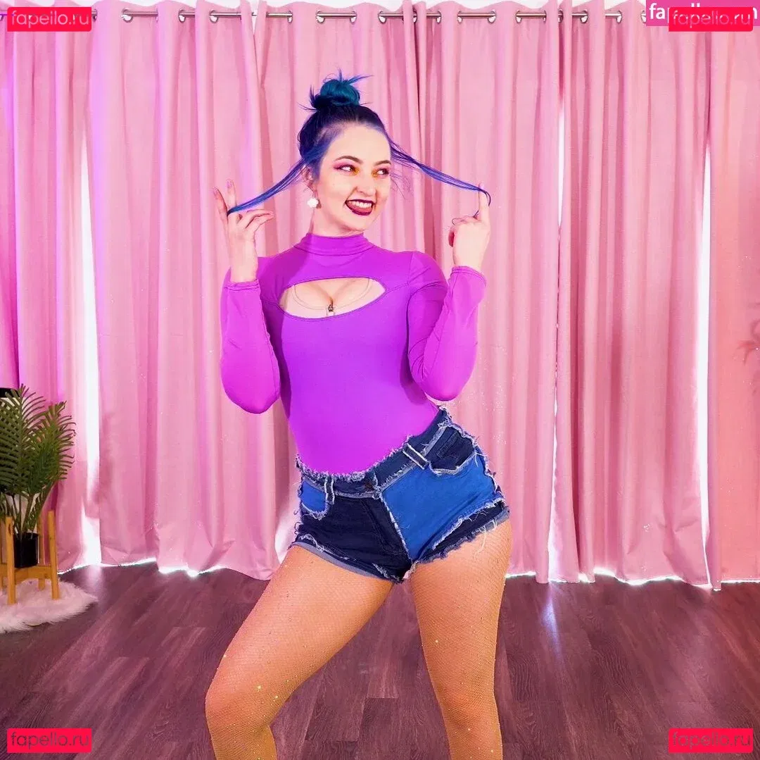 Littlesiha Onlyfans Photo Gallery 