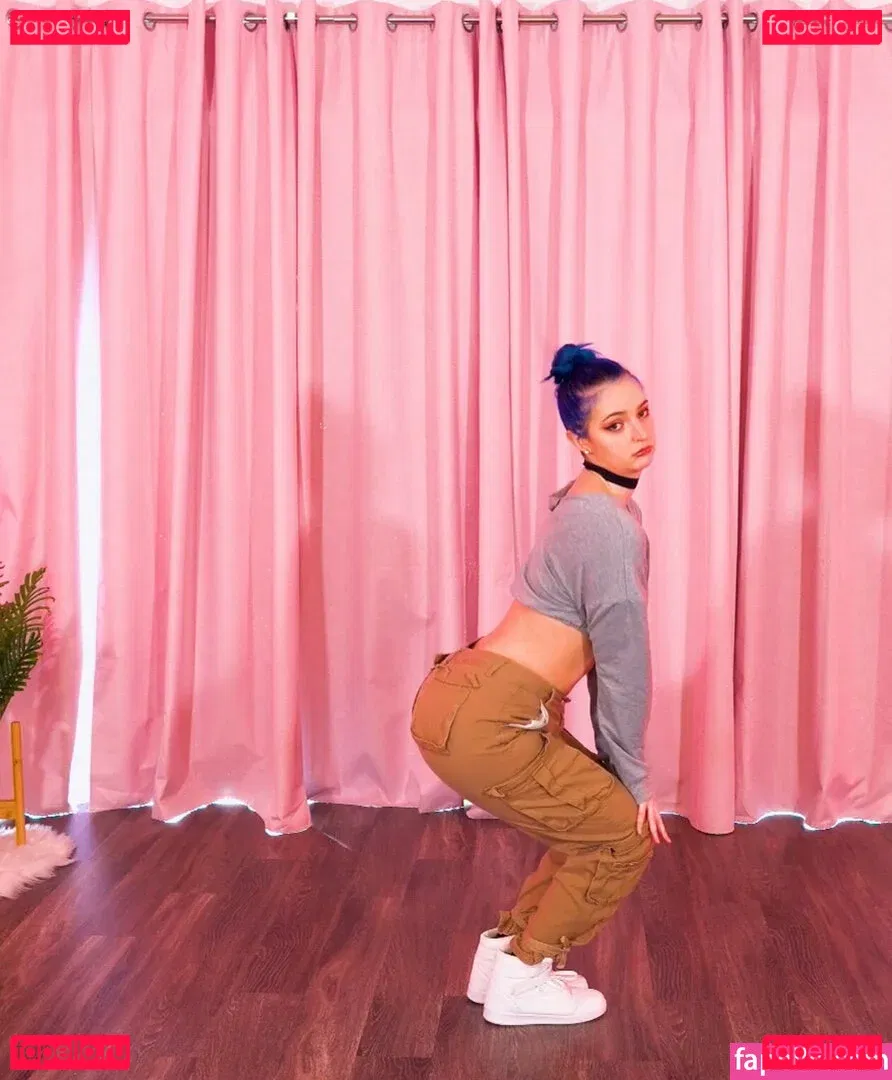 Littlesiha Onlyfans Photo Gallery 