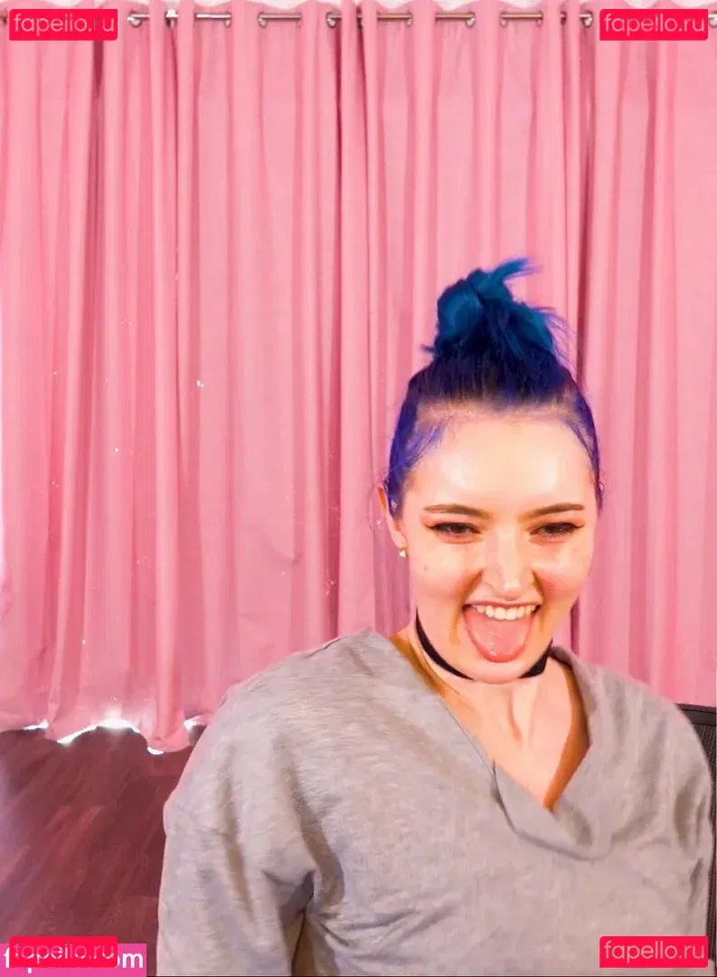 Littlesiha Onlyfans Photo Gallery 