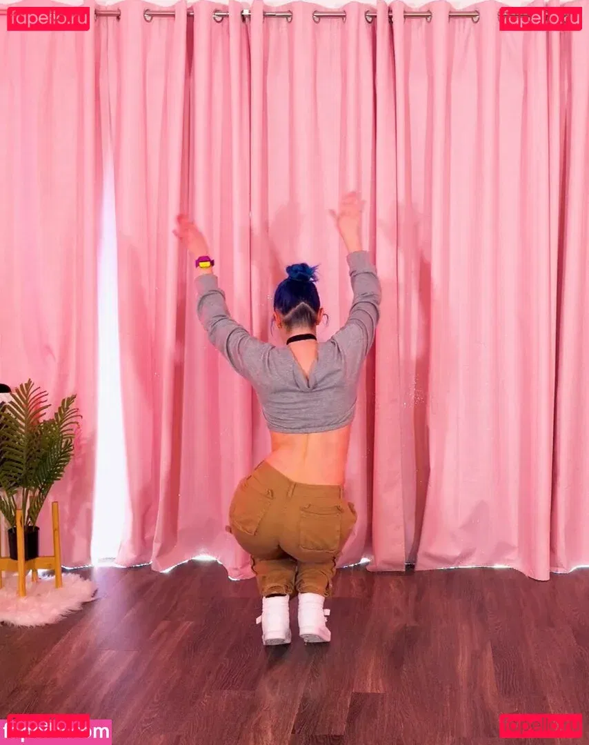 Littlesiha Onlyfans Photo Gallery 